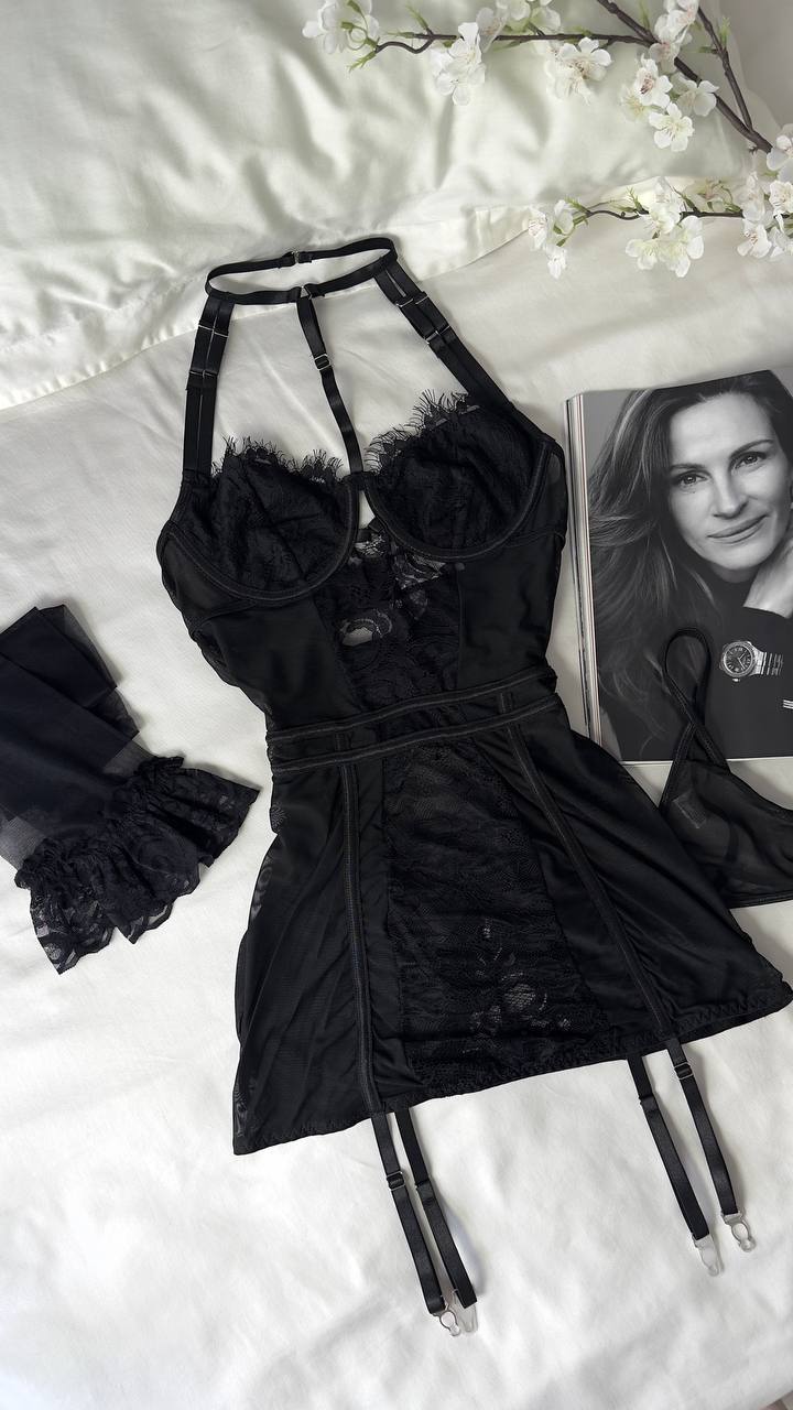 Iris Allure™ – Elegant Lace Nightgown